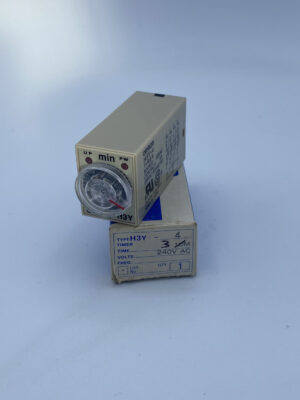 Omron H3Y4 3M AC240 Timer