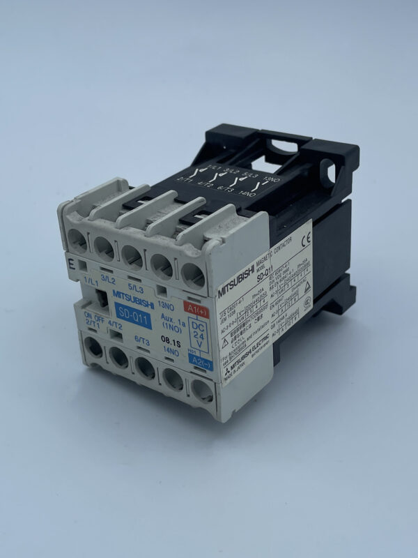 Mitsubishi SD-Q11 DC24V 1A Contactor